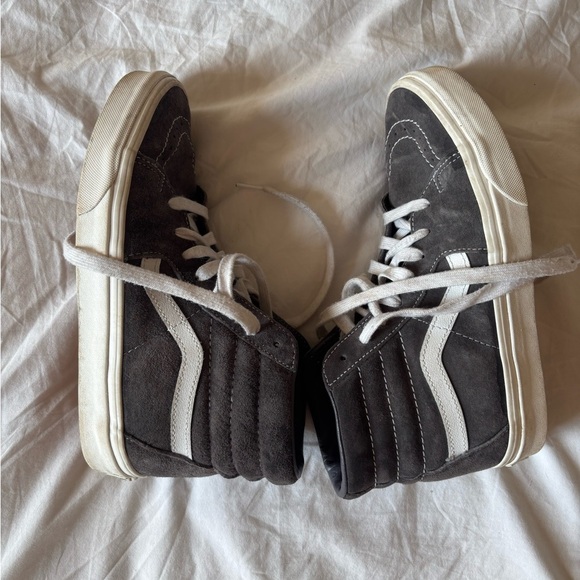 EUC Vans Pig Suede Sk8 High Top in Rabbit - Picture 3 of 10